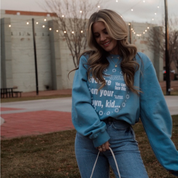 Crewneck sweatshirt with Lyrics from Taylor Swift song - You’re On Your Own, Kid - Picture 3 of 5